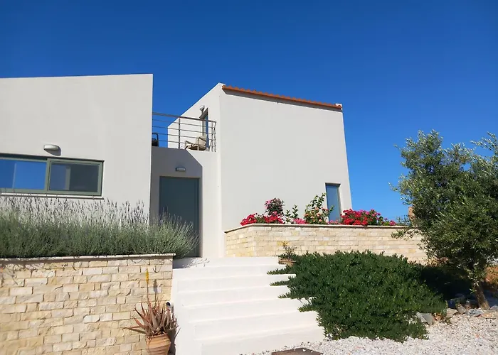 Beautiful 2 Bedroom Villa With Mountain Views
