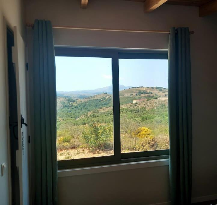 Beautiful 2 Bedroom With Mountain Views