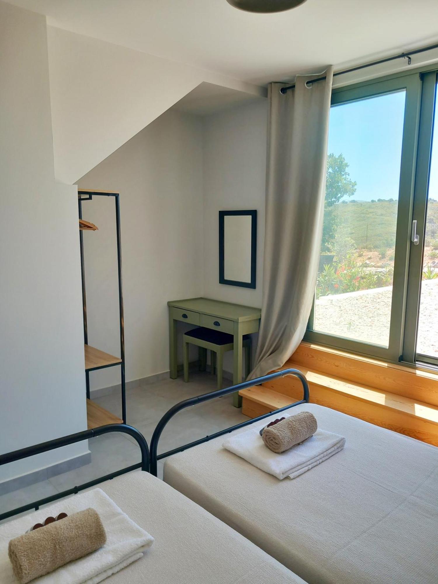 Beautiful 2 Bedroom With Mountain Views Villa *